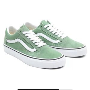 Men's Low-Top Suede Skate Sneakers in Sage Green New In Box Sz 11.5